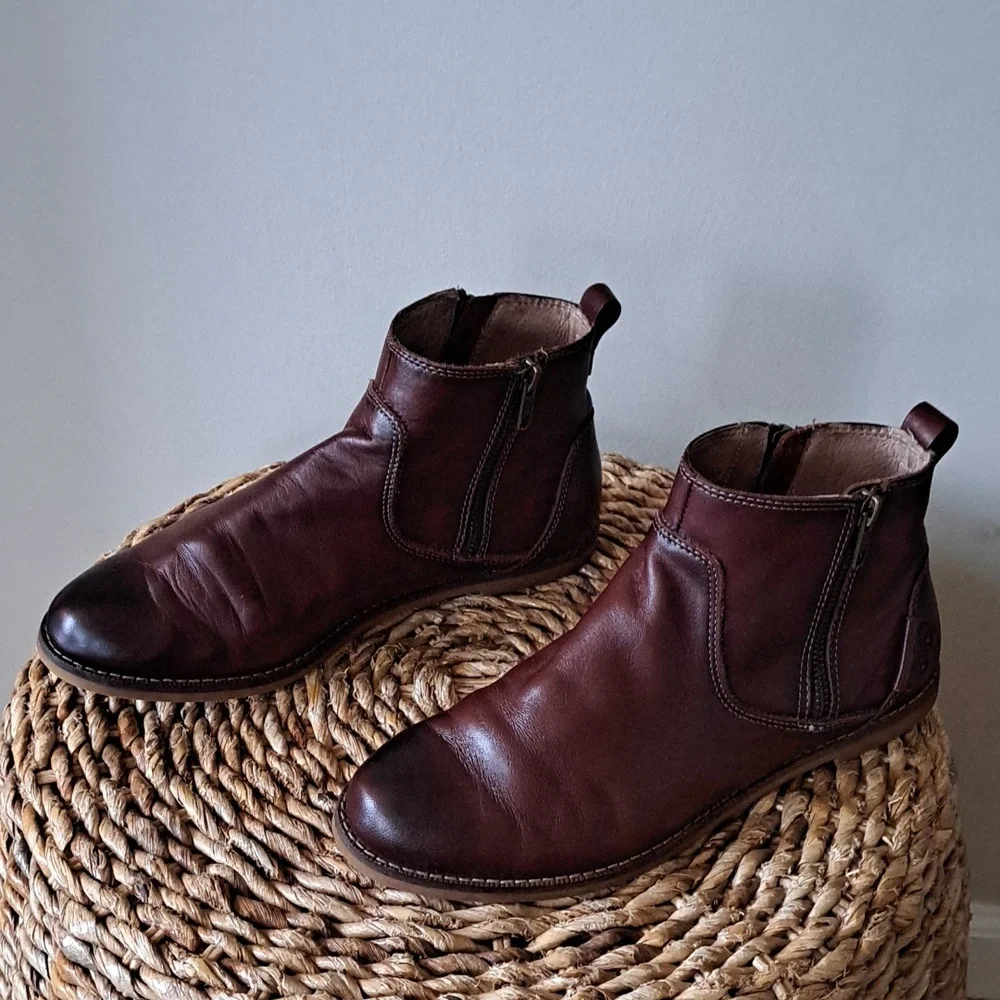 TAOS Womens‎ Double Time Out Whiskey Brown Leather Preppy Ankle Zip Booties 8.5